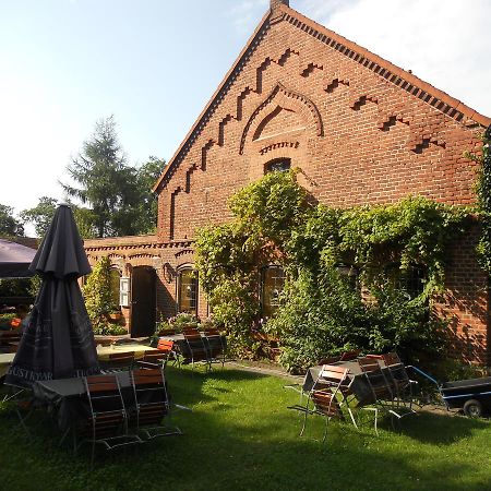 Landhotel Eichenkrug Gross Breese Exteriör bild