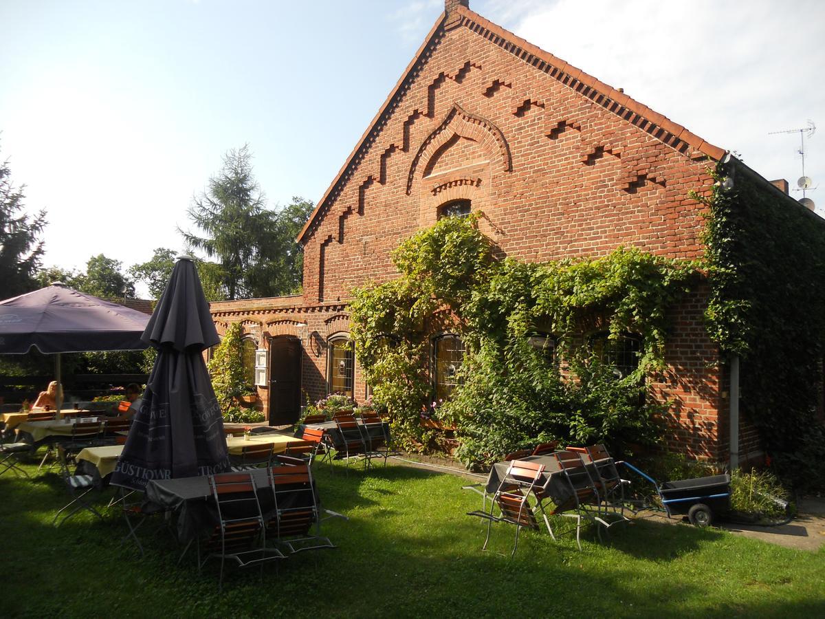 Landhotel Eichenkrug Gross Breese Exteriör bild